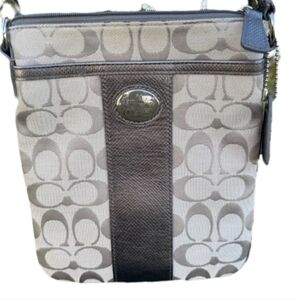 Coach Metallic Sutton Signature Swingpack #43976 EUC